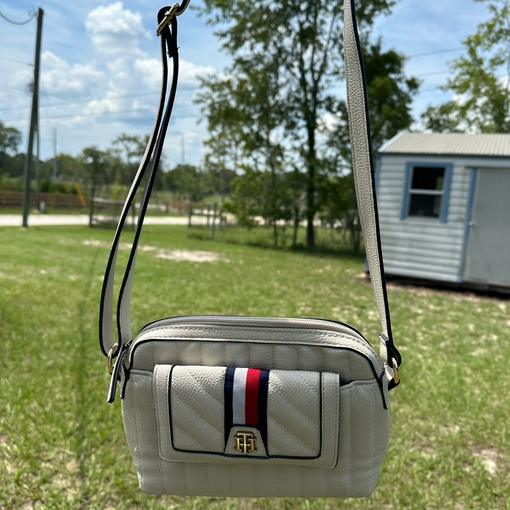 Tommy Hilfiger purse